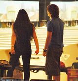 组图：杰克逊长子疑偷吃 秘约科威特公主打保龄