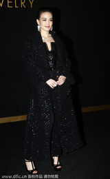 组图：舒淇贵妇裙装闪亮抢镜 一身珠宝雍容华贵