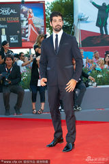 组图：《零点定理》首映 梅兰尼挺大肚亮相