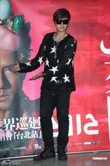 组图：郭富城个唱变型金刚舞台华丽震撼
