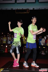 组图：杨佑宁宣传热血奔跑 扛亿元票房避谈女友