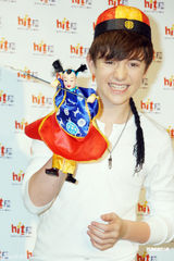 高清组图：Lady Gaga师弟格雷森台湾行可爱卖萌