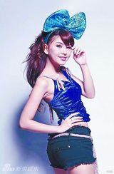 组图：新任J女郎昆凌美图盘点 18岁嫩模萌照曝光