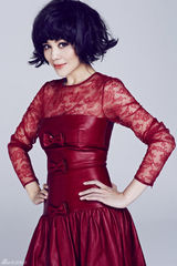 组图：雪姨王琳时尚大片曝光 尽显摩登妩媚