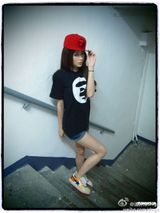 组图：连诗雅被刊登欲照 牵扯农夫成员陆永妻子