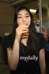 幻灯图：金妍儿返回加拿大多伦多 为明年比赛做准备