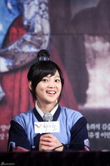 组图：韩佳人等出席《月亮抱着太阳》制作发表会