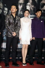 组图：《王的盛宴》首映 秦岚大气亮相展吕后风范