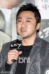 组图：马东锡等出席韩片《玩物》媒体试映会