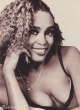 组图：惠特尼去世一周年 巨星珍贵旧照曝光