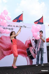 组图：官恩娜宣传新碟未让男友撑场 称不着急结婚