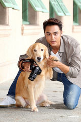 明道与猫狗亲密互动 现实中希望保有隐私权(图)