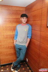 组图：马浚伟《守业者》剧组约看大结局