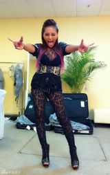 组图：好声音台妹性感私照流出 紧身装丰满酥胸