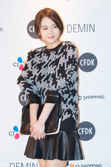 独家：韩星车艺莲高雅拉等优雅亮相首尔时装周