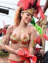 策划：奇形怪bra狂吸睛 胸前自有大乾坤