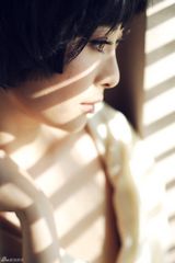 高清图：袁莉全新演绎妩媚熟女 尽显性感女人味道