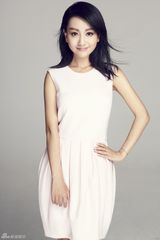 组图：杨蓉白裙写真温暖笑容清新来袭