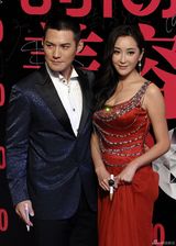 组图：时尚颁奖盛典上海举行 张柏芝韩彩英竞艳