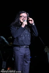 刘欢高晓松个唱疯狂甩发获赞“风一般的男子”(图)