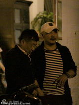 组图：王全安买验孕棒疑与张雨绮造人成功