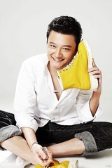 组图：郭鹏拍摄全新写真 尽显硬汉时尚品位