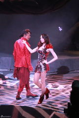 高清组图：郑伊健开唱翻唱旧爱歌曲 蒙嘉慧等助阵