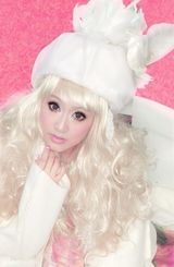 组图：琳琳最新百变萝莉造型写真曝光