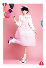 组图：刘忻最新宣传照突破风格 再证百变魅力