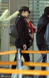 高清组图：玛丽昂-歌利亚现身巴黎孕味十足