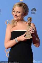 组图：艾米-波勒获喜剧类最佳系列剧女演员