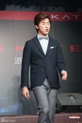 组图：陈柏霖鼓励选手自信 理想情人要独一无二