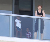 组图：麦当娜带小男友与全家人共度感恩节