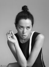 组图：余男黑白大片冷艳展另类东方美