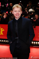 组图：《查理必死》导演弗莱德里克激吻拉博夫