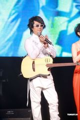 高清图：F.I.R.首登红馆意犹未尽 华丽造型震撼视觉