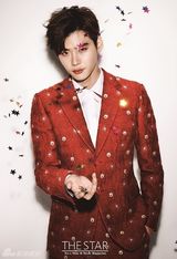 高清组图：李钟硕圣诞写真 变身帅气小可爱