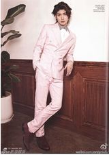 组图：三浦春马朴信惠拍摄时尚写真