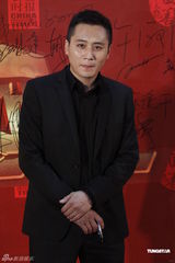 组图：孙悦现身慈善盛典被错认 窦骁刘烨同席零交流