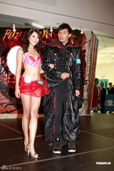 组图：六位亚姐候选人泳装亮相 俏丽佳人齐斗艳