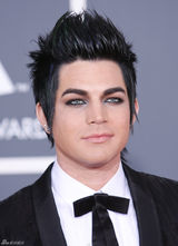 高清组图：第52届格莱美 亚当-兰伯特黑西装受簇拥