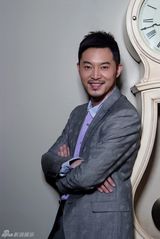 组图：沙溢父爱写真出炉表情逗趣 要当帅气奶爸