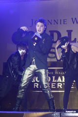 组图：潘玮柏挖坑给吴克群跳 问夜店把妹经验