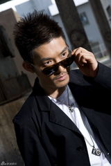 幻灯图：“江珊小男友”张博演绎熟男风采