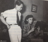 组图：金庸多张旧照曝光 年轻时标致又帅气