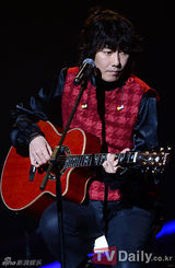 组图：韩国歌手金长勋开个唱暂别韩国粉丝