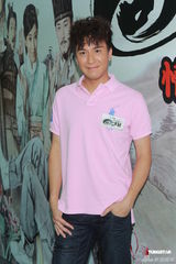 组图：林峰宣传《回到三国》杨怡赞马国明演得好