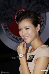 组图：陈茵媺对陈豪有信心 无须男友报备行程