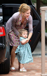 策划：明星宝宝着装大PK 小七苏瑞领衔萌妹子