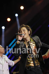 组图：张根硕独秀18分钟 湖南跨年夜送爱的抱抱